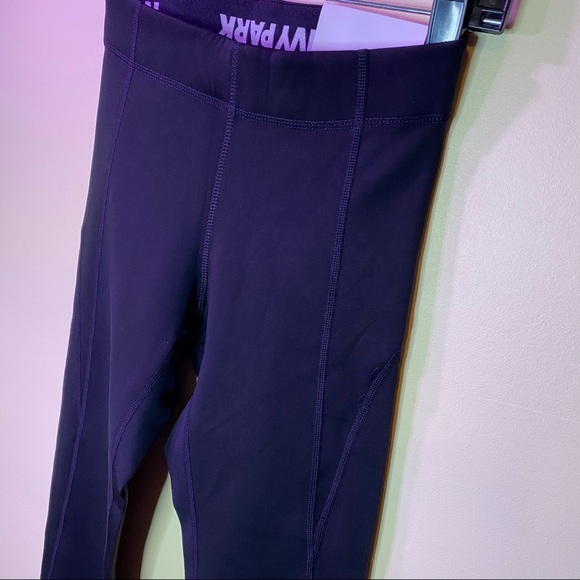 NWT IVY PARK Mid Rise 3/4 Length Legging Sz XS - Picture 11 of 12